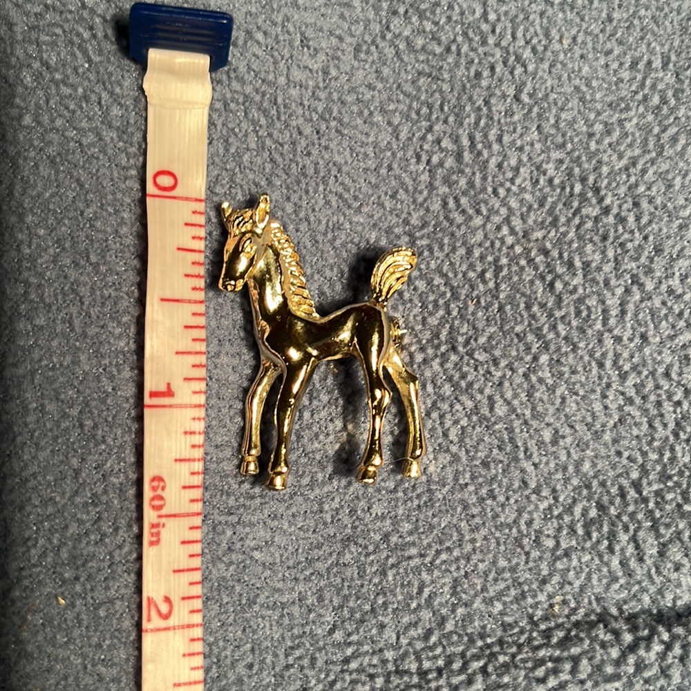 2 brooches. Teddy Bear and horse. Gold tone - Picture 7 of 8